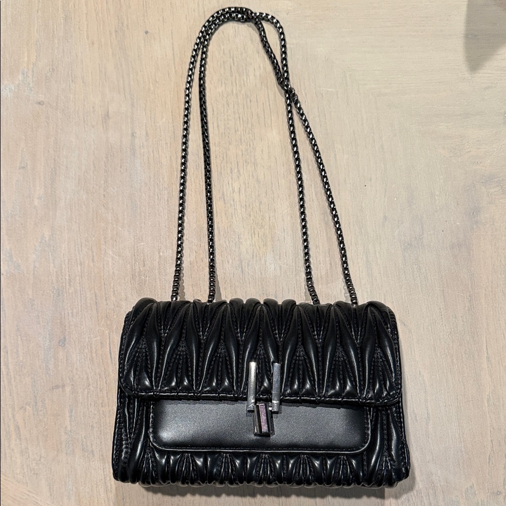Elegant Black Quilted Chain Bag